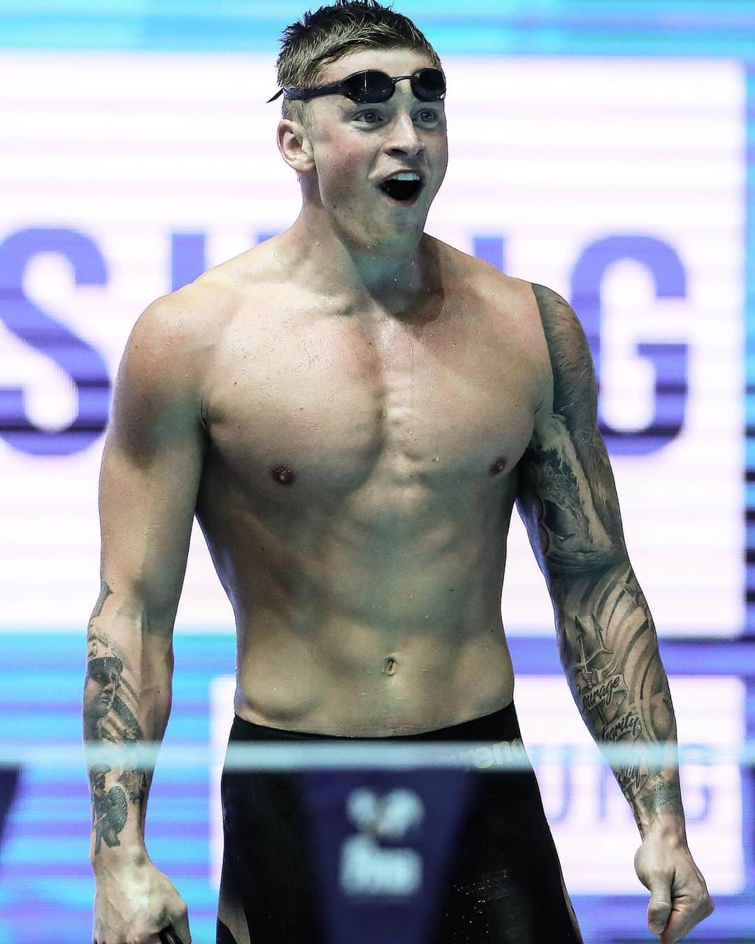 アダム・ピーティのインスタグラム：「Making my @iswimleague debut this weekend in Budapest! 50m, 100m and the 200m! First race of the season 🚀☠️」