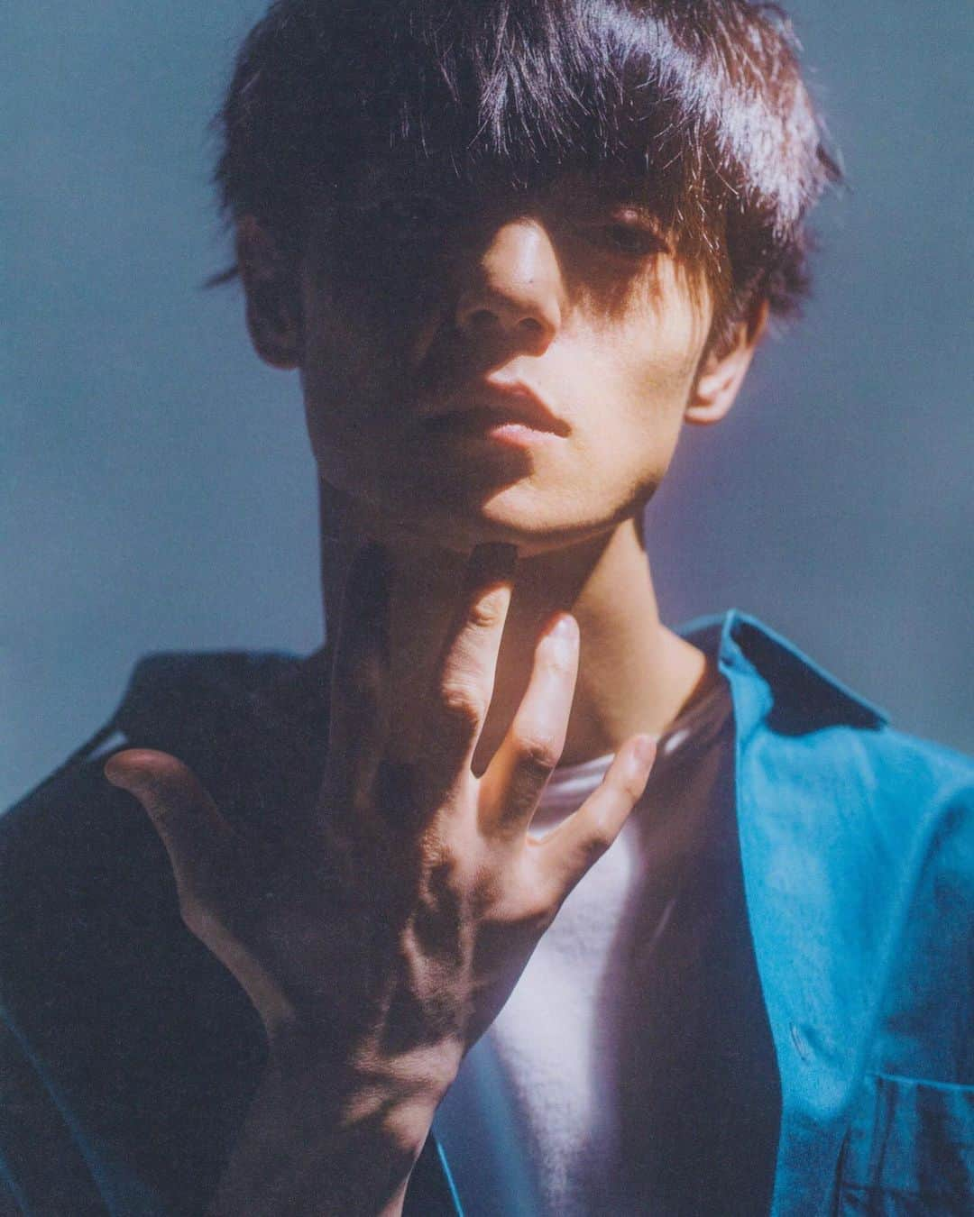 窪田正孝のファンアカウントのインスタグラム：「Barfout magazine, 6/2019. #kubotamasataka #窪田正孝 #actors #magazine」