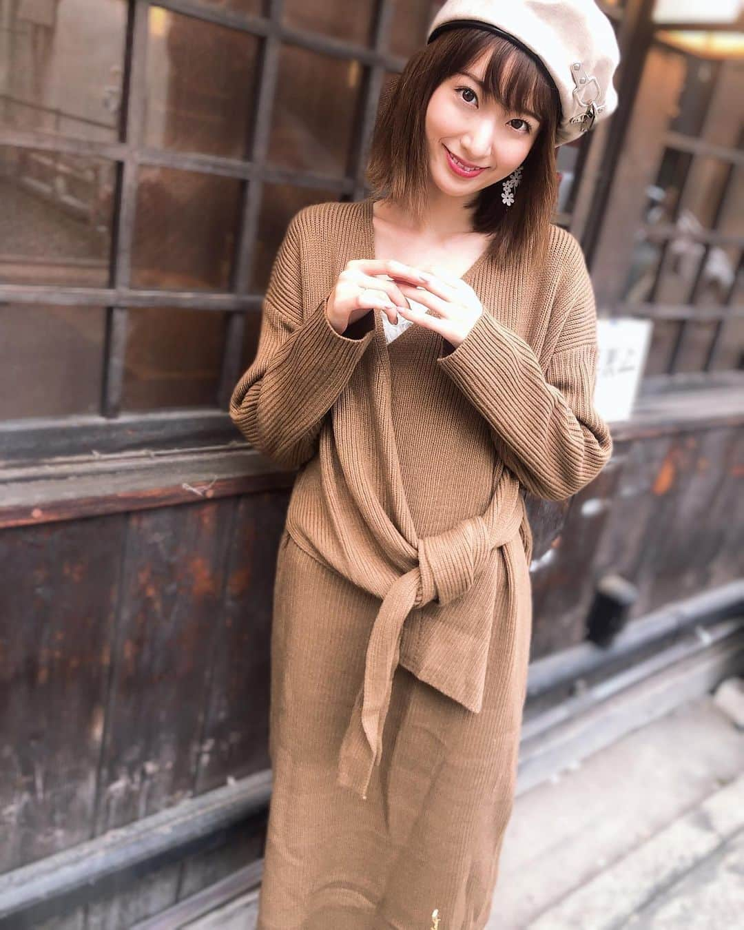 杉枝真結さんのインスタグラム写真 - (杉枝真結Instagram)「☺︎ 今日は、一日を通して🤲💓 番組のインタビュー収録でした！ とっても素敵な一日で楽しかったです☺️ - にしても、、、 なんでこんなに寒いのでしょうか。 - 今日もニットワンピでした🧶 衣装もワンピースでした👗 ワンピースって可愛くて、好き！！ - #ティティベイト #ファッション #コーデ #ウエストマークカシュクールニットワンピース #titivate #titivatestyle #fashion #ootd @titivatejp」10月21日 23時19分 - mayusugieda_official