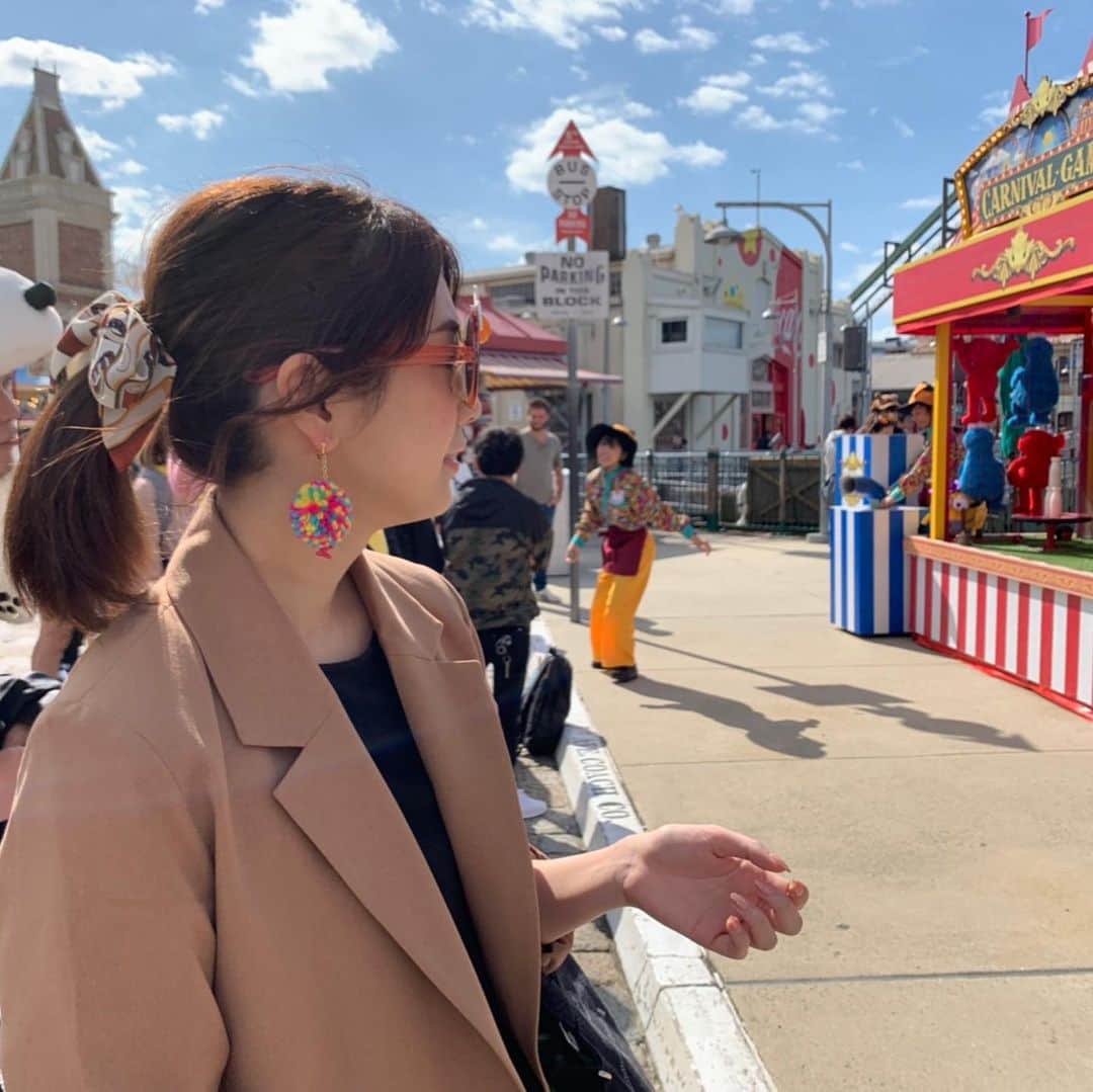 優ひかるのインスタグラム：「久しぶりに関西へ行ってきました‼️﻿ 約12年住んでいた関西ですが、﻿ 宝塚の街並みは本当にほっとしますし…﻿ ﻿ あぁ帰ってきたなぁーと嬉しくなりました‼️﻿ 月組は、公演中だったので﻿ 楽屋にご挨拶に行ったり、﻿ 沢山お話できて嬉しかったです‼️‼️﻿ ﻿ お世話になった方々にも沢山お会いできて﻿ 皆さん変わらず温かく迎えてくださいました。﻿ そして『おかえりー』と仰って下さる…﻿ ﻿ 地元山梨以外でおかえりと﻿ 言って下さる方々がいるなんて…﻿ ﻿ そしてユニバにも遊びに行ってきました✨﻿ 滞在時間は、少し短めでしたが﻿ 本当に楽しかった…﻿ ﻿ まだまだ関西滞在で﻿ 載せたい写真が沢山ありますので﻿ お付き合い下さい✨﻿ ﻿ #宝塚#関西#大阪﻿ #ユニバ#USJ#ユニバーサルスタジオジャパン﻿ #完全に言い方は関西寄りのユニバ…笑﻿ #月組#仲間#楽しかった﻿」