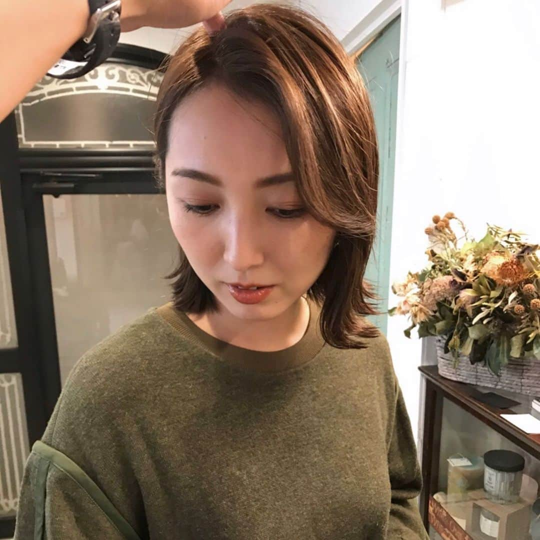 ショートヘアカタログ・紺野 善仙さんのインスタグラム写真 - (ショートヘアカタログ・紺野 善仙Instagram)「@miyase_mayuko_official 🙇🏻‍♂️🔌」10月21日 23時50分 - nori190