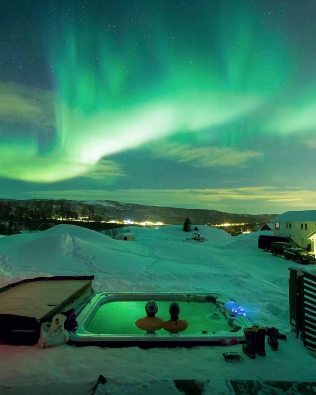 Wonderful Placesさんのインスタグラム写真 - (Wonderful PlacesInstagram)「Winter in Norway ✨💚💚💚✨ . Pics n video by ✨@AuroraBorealisObservatory✨ #wonderful_places for a feature 💚」10月22日 1時00分 - wonderful_places