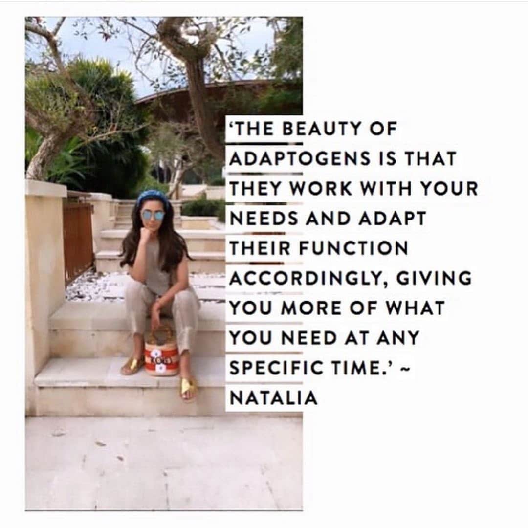 レナ・ヘディのインスタグラム：「@natalia.botanicals Makes the best potions .. I’m obsessed, some of them don’t taste so Great 💩😹... BUT WHIZZ EM UP WITH SOME OAT MILK .. and it’s weirdly delish .. THEY WORK.. the sleepy sleep one GENIUS .. and SERENE GODDESS (my fave, esp if you’re a sometimes anxious lunatic) Anyways try em 👻🎃👹🤗🤗🤗💩😂 I just ordered more cause I don’t want to run out 🙀🙀🙀article @saiki.wellness」