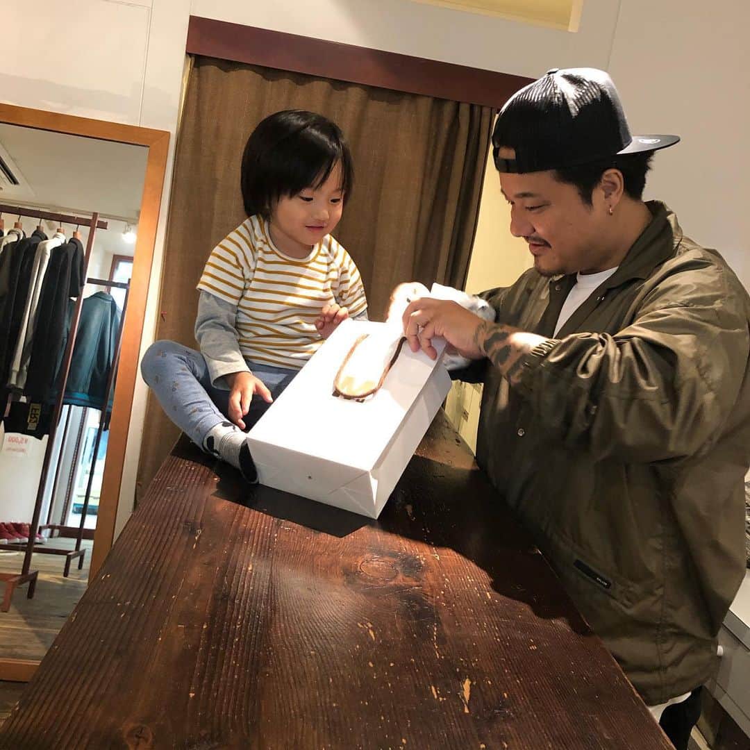 のインスタグラム：「親友と娘。 @ryoichi_mori @tpc_2018」