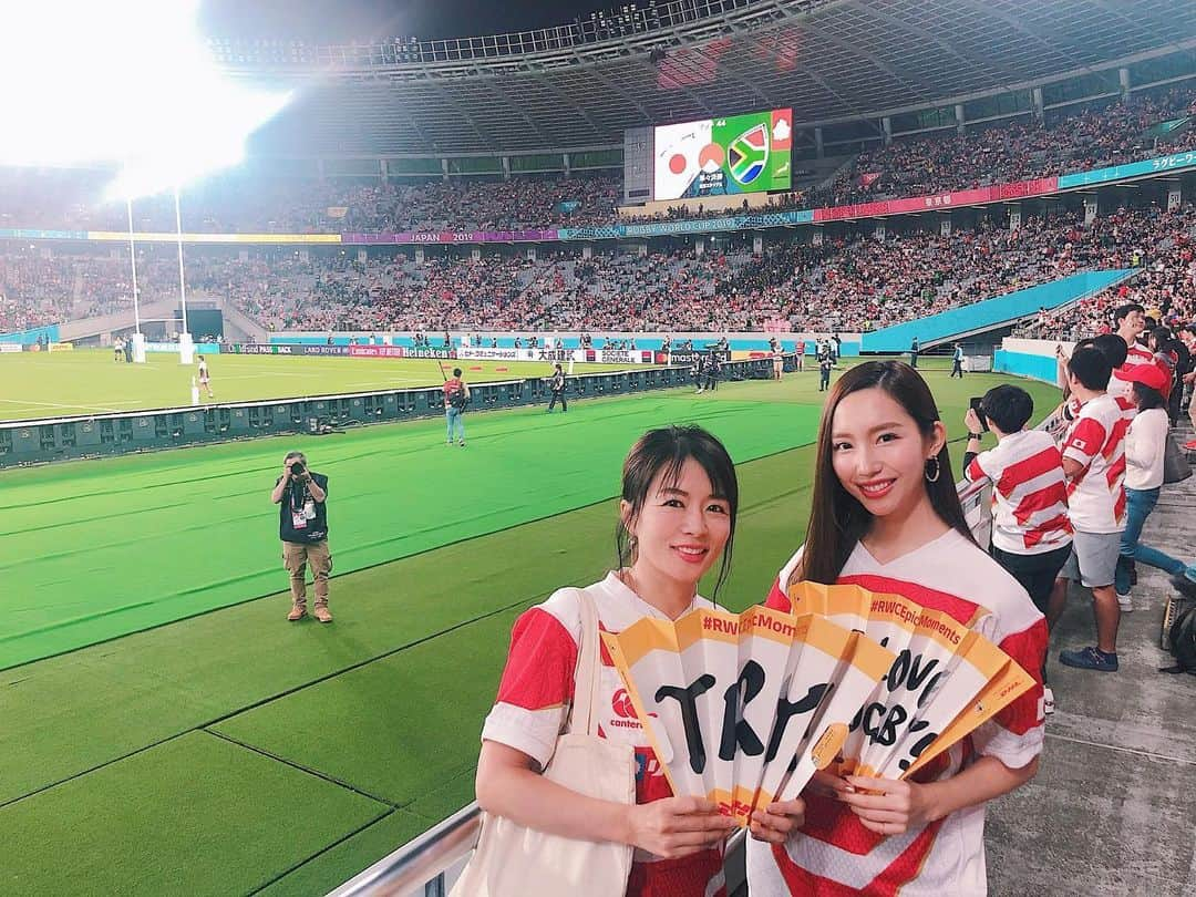 中島亜莉沙さんのインスタグラム写真 - (中島亜莉沙Instagram)「JAPAN🇯🇵 vs RSA🇿🇦 こんなにもラグビーというスポーツに惹かれて、こんなにも夢中になれて、こんなにも感動して、沢山のパワーを貰った秋✊🏻🍁 本当に本当にありがとう🏉 #ラグビーを見てたらジムにハマった人と繋がりたい #rwc2019 #rugby #ラグビーワールドカップ2019 #ラグビー #味の素スタジアム」10月22日 11時35分 - arisan_days