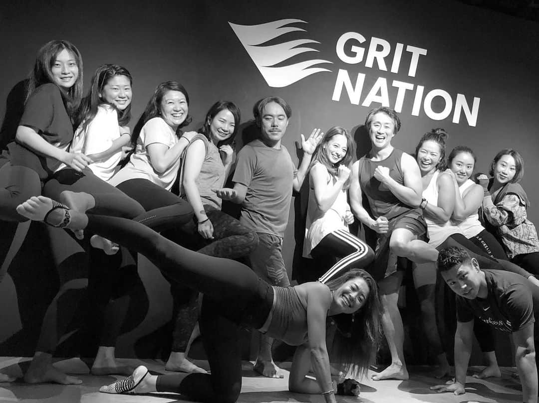 YUUKIさんのインスタグラム写真 - (YUUKIInstagram)「Love❤︎❤︎ @risapilates  終わった頃には みんなが一つに…☺︎笑顔溢れる キツくて、最高に楽しいセッション  リサさんのポップピラティスで朝活☺️💪キツかった〜笑 重い体を!!!一気にリセット  @poppilatesofficial @gritnation.jp  #workout #poppilates #instafitness #fitness #mylife #photooftheday #happy #fun #ポップピラティス #ワークアウト #休日 #朝活 #憧れ女性 #内面から輝く  #魅力に惚れて #完璧ボディ #彫刻のような肉体美」10月22日 11時53分 - yuuki_._official