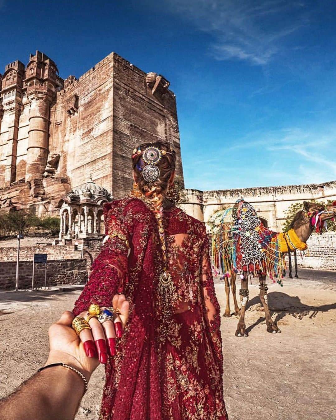 Murad Osmannさんのインスタグラム写真 - (Murad OsmannInstagram)「#followmeto Jodhpur Mehrangarh Fort with @natalyosmann . It was an amazing trip and I am revealing our journey in stories - check them out. Which photo do you like more 1 or 2? .......................................................................... Did you know that: - ‘Mehrangarh’ is a name which was derived from two words: ‘Mihir’, that stands for Sun and ‘Garh’ implicating Fort. - Dark Knight Rises prison scenes were shot there. Do you remember?」10月22日 3時46分 - muradosmann