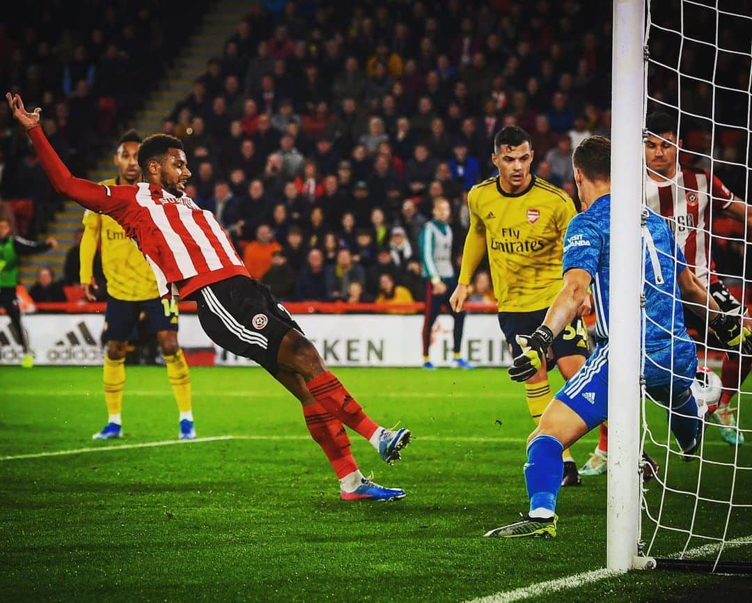 プレミアリーグさんのインスタグラム写真 - (プレミアリーグInstagram)「Mousset gives Sheffield Utd the lead!」10月22日 4時50分 - premierleague