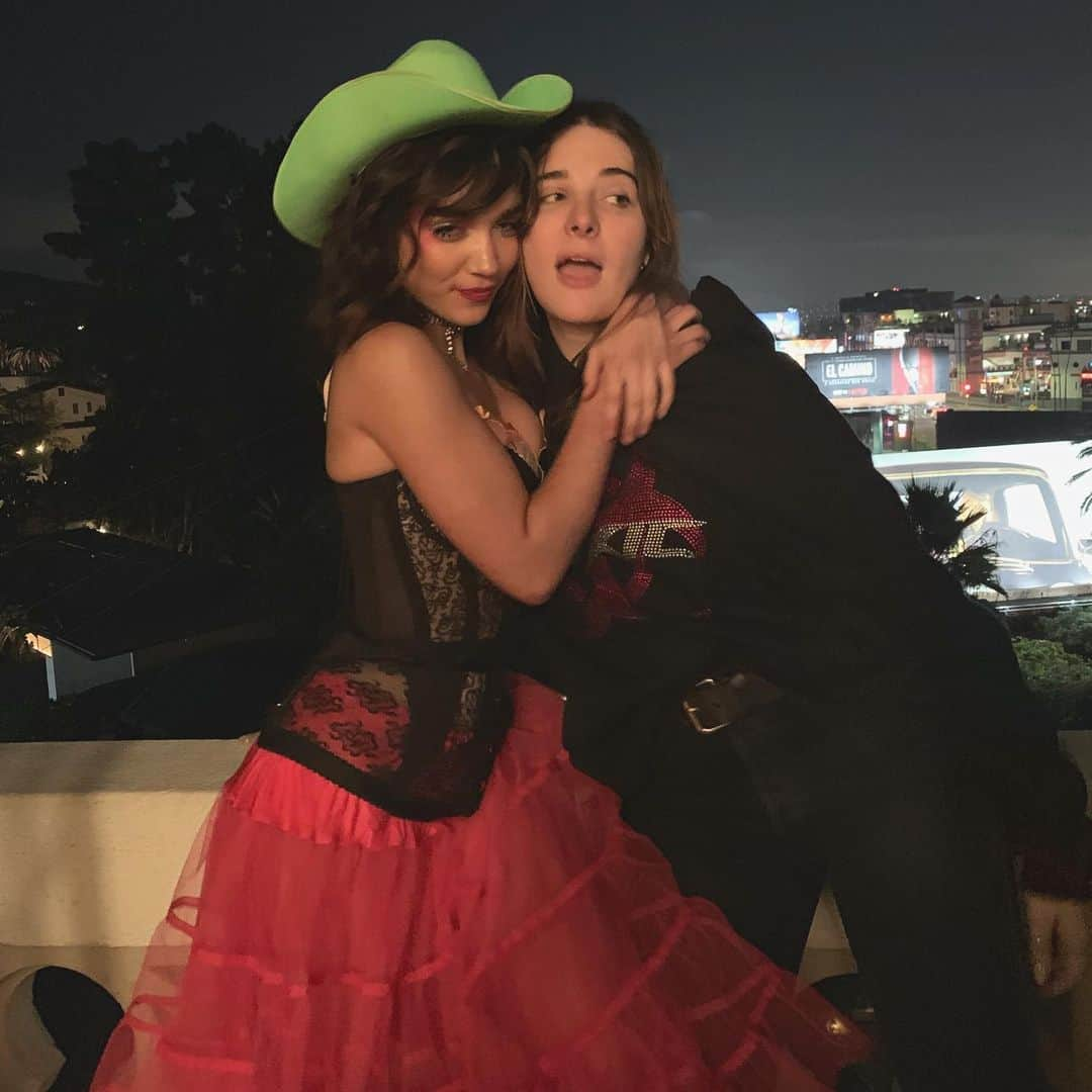 ローワン・ブランチャードさんのインスタグラム写真 - (ローワン・ブランチャードInstagram)「Happy birthday you mean so much to me and I love you sooooo much  @harinef thank you for raising me」10月22日 5時56分 - rowanblanchard