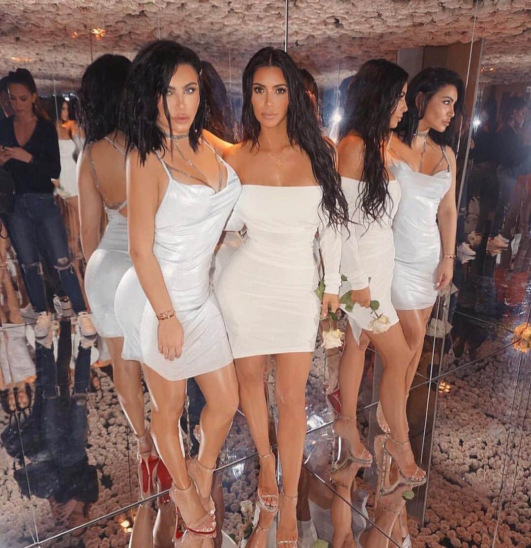 Hrush Achemyanさんのインスタグラム写真 - (Hrush AchemyanInstagram)「Happy Birthday @kimkardashian to the OG INFLUENCER none of us would be here if you didn’t pave the way baby boo, wishing you endless happiness by the grace of god! Love you my Armenian sister. #kimday」10月22日 6時28分 - styledbyhrush