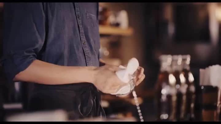 映画『午前0時、キスしに来てよ』のインスタグラム：「💫👀綾瀬楓 『コカ･コーラ』CMに出演⁉️🎉﻿ ﻿ 恋するふたりの時間には、﻿ いつもコカ･コーラがそばにあった──﻿ ﻿ 国民的スーパースター・綾瀬楓（#片寄涼太）の⚡️コカ･コーラCMが初解禁🥳！﻿ ﻿ 綾瀬楓と恋をしている気分になれる💓！超ドラマティックなCMは映画の中でも登場します✨！﻿ ﻿ #コカコーラ #0キスの時間もコークでしょ﻿ #綾瀬楓 #CM #アヤカウィルソン ﻿ #午前0時キスしに来てよ #12月6日公開﻿ #寄さん #片寄涼太 #GENERATIONS #ldh」