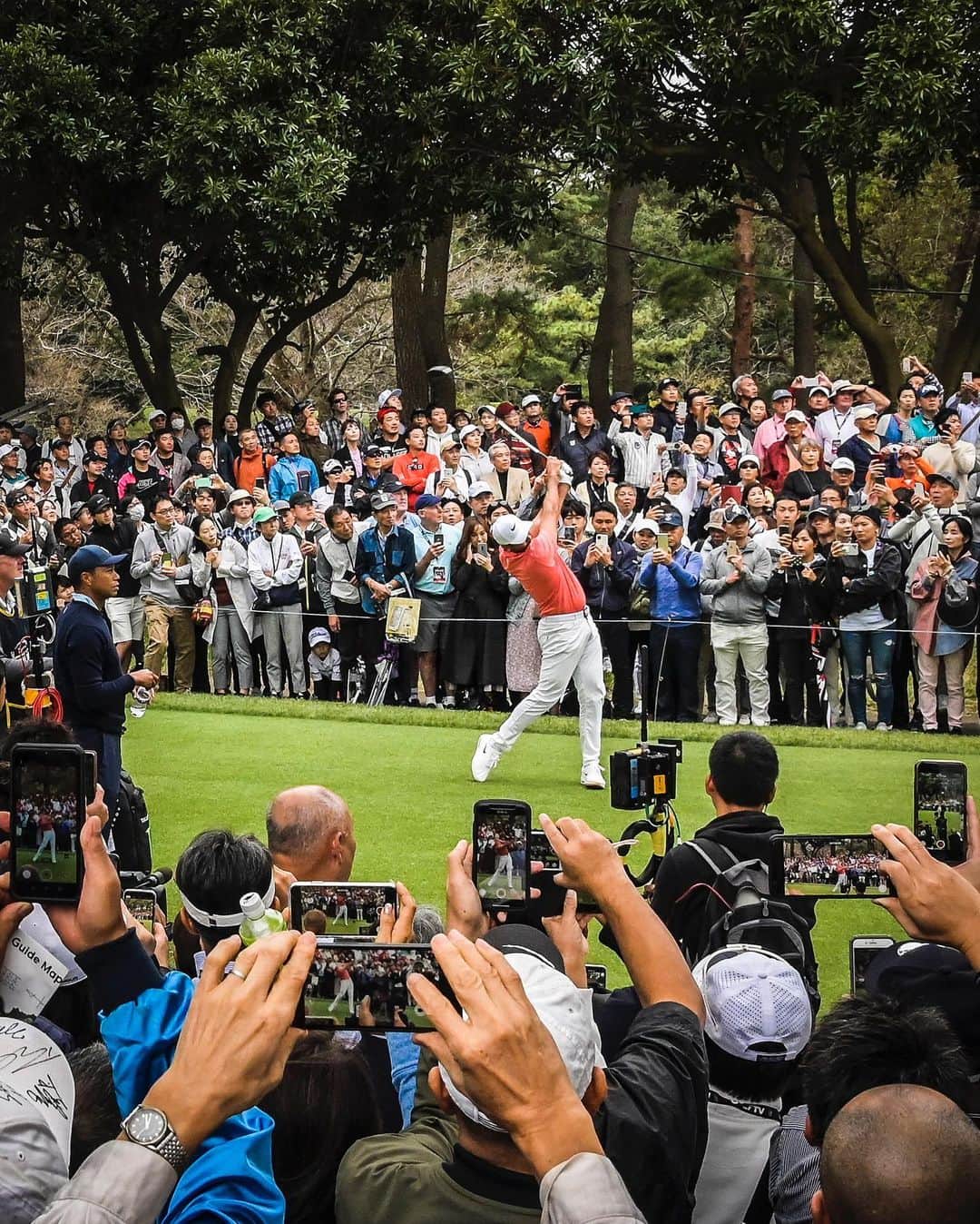 PGA TOURさんのインスタグラム写真 - (PGA TOURInstagram)「Big in Japan. 🤳🤳🤳」10月22日 7時11分 - pgatour