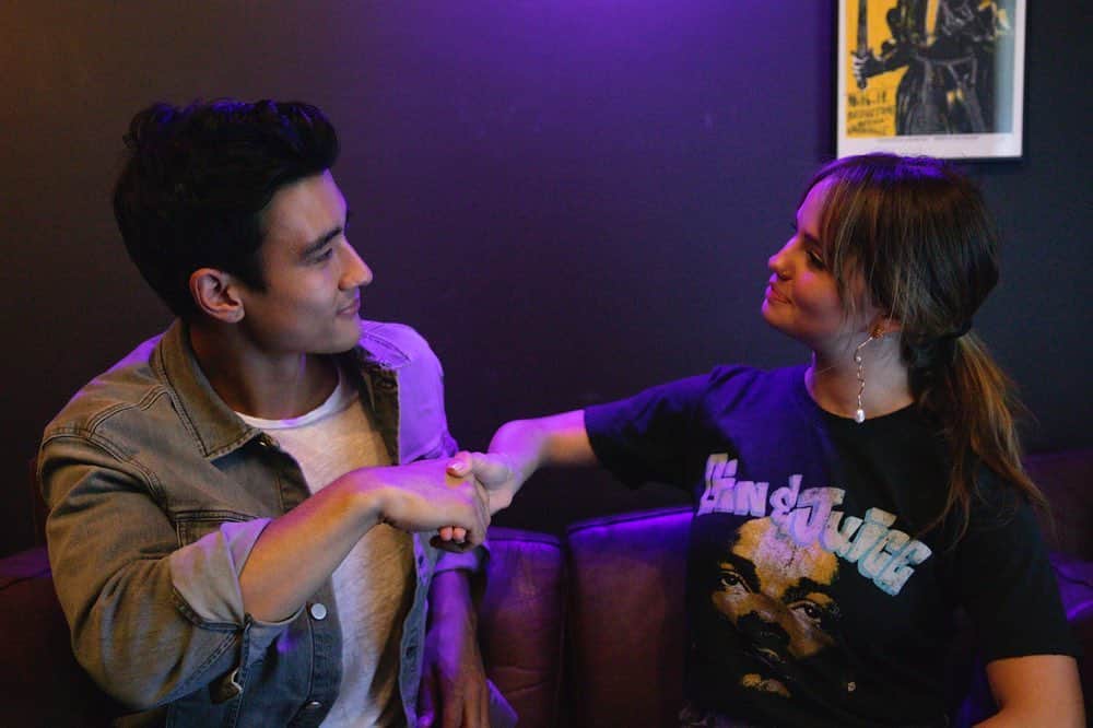 デビー・ライアンのインスタグラム：「I had Insatiable and Grey’s Anatomy’s resident megababe @alexlandi7 on my podcast, @thereyouarepod for a sweet 18 minute chat—  we discuss gratitude, stereotypes surrounding Asian American actors and masculinity, being the person you never saw on TV growing up, andddd stripping.  Also features one of @insatiable Szn2’s writers Lisa, explaining how they approached creating Alex’s character Henry — link in bio 🔊」