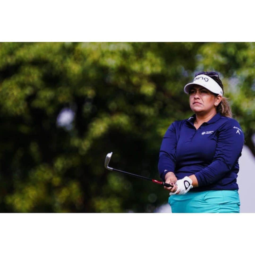 リセット・サラスのインスタグラム：「Injuries are never fun but we ended Shanghai on a POSITIVE note! 68(-4) on Sunday gives us good vibes for a new week. 🖤 onto the next .... 🇰🇷」