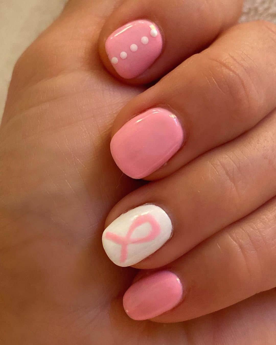 vegas_nayさんのインスタグラム写真 - (vegas_nayInstagram)「..a little pink for awareness month 🎗💕 #vegas_nay #bcrf #notd」10月22日 8時05分 - vegas_nay