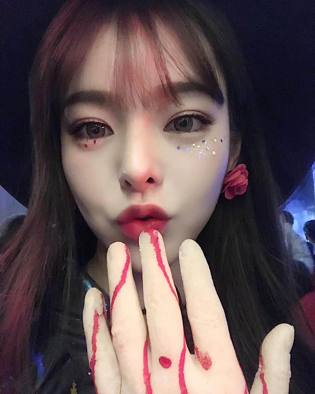 ダユンさんのインスタグラム写真 - (ダユンInstagram)「할로윈데이가 오고있어요  하지만 그때 태국으로 촬영을 가는 슬픈 현실 또르륵  여름나라에서 맞는 할로윈은 특별하겠죠 ?  #trickortreat🎃」10月22日 8時25分 - 2__yun__2