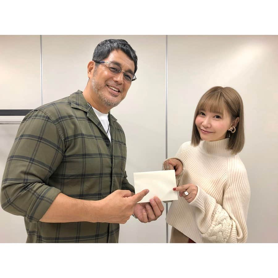 西脇彩華さんのインスタグラム写真 - (西脇彩華Instagram)「＊ 9/29に行ったわたしのバースデーイベントの企画で集まったお金を東日本大震災の義援金にしました！！ ・ 同じ事務所の高田延彦さんが高田道場で募金活動を行っているとのことで、高田さんに託してきました。🙏✨ 募金箱にいれてもらうときの動画ももらいました！ これが実際に届くのかと思うと…うれしかったです。 高田さんありがとうございます🙏😊 ・ 楽しく笑顔いっぱいの場所で生まれたこの義援金がまた誰か1人でも笑顔にできたら嬉しいですね。😆😆 企画に参加してくれたお客さんありがとうございました♡🕊」10月22日 9時15分 - chapon_930