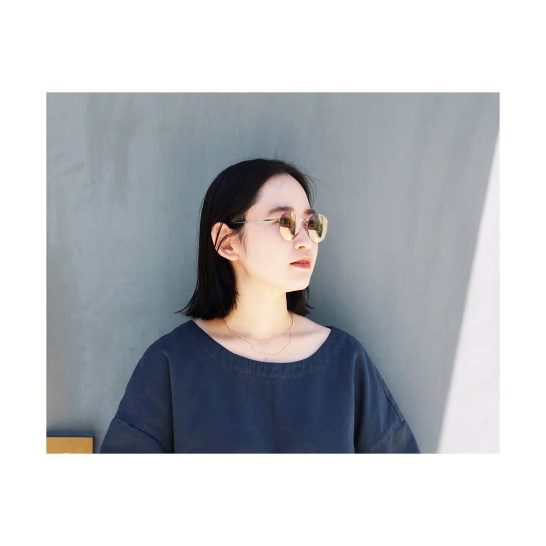 のインスタグラム：「MISATO’S PICK: ピンクのミラーコーティングを施したレンズが美しいTOMOMI Shiny Silverです。 TOMOMI Shiny Silver with pink mirrored lenses. #MYKITA #mykitashoptokyosnap」