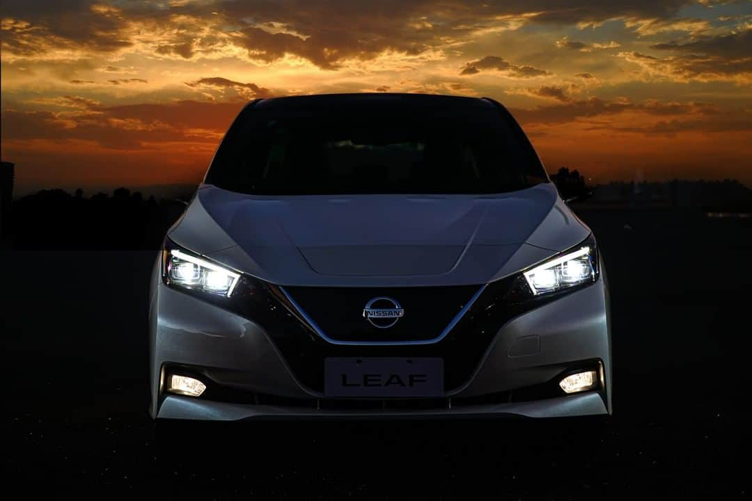 Nissanさんのインスタグラム写真 - (NissanInstagram)「Night Light, All Night. #NissanLEAF #SimplyAmazing」10月22日 10時00分 - nissan