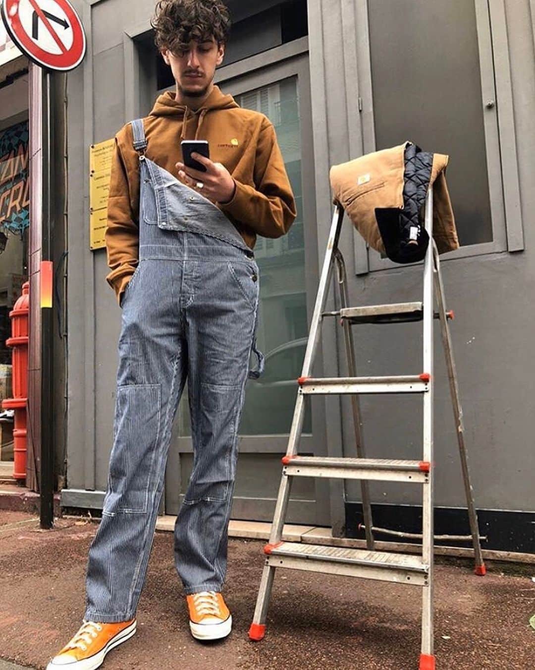 オルタモントさんのインスタグラム写真 - (オルタモントInstagram)「How‘d you wear the ‘Painter Overall’? ☝️ @snypercornwallis or ✌️@tmrc__ ? // #CFADC」10月22日 10時15分 - altamont