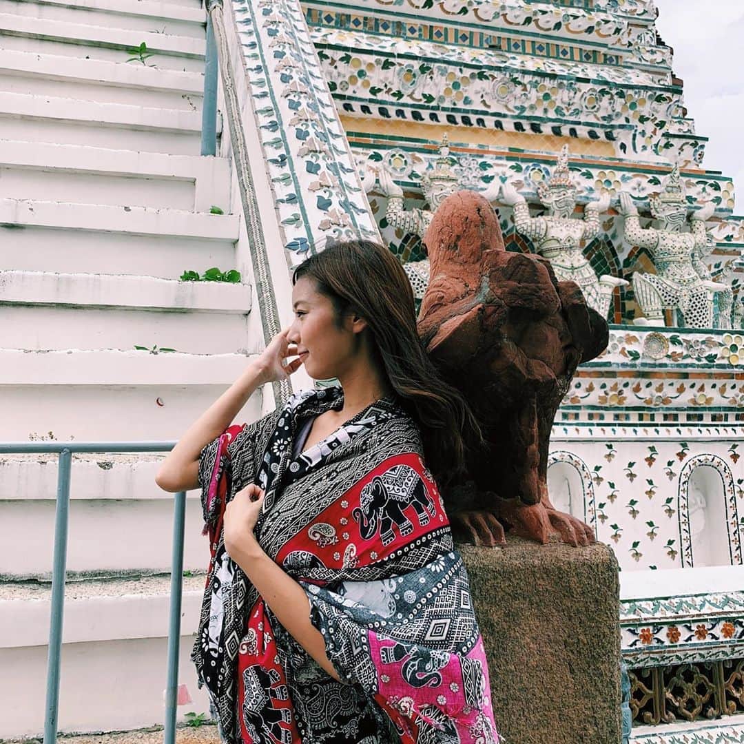 杉浦みずきのインスタグラム：「. ワットアルン よく見ると全部お花の柄 すごい景色や建造物は、よーく目に焼き付けようと、なかなかその場を離れたがらないめんどくさいタイプです🙃 ・ ・ #タイ #ワットアルン #thailand  #Thailand #watarun」