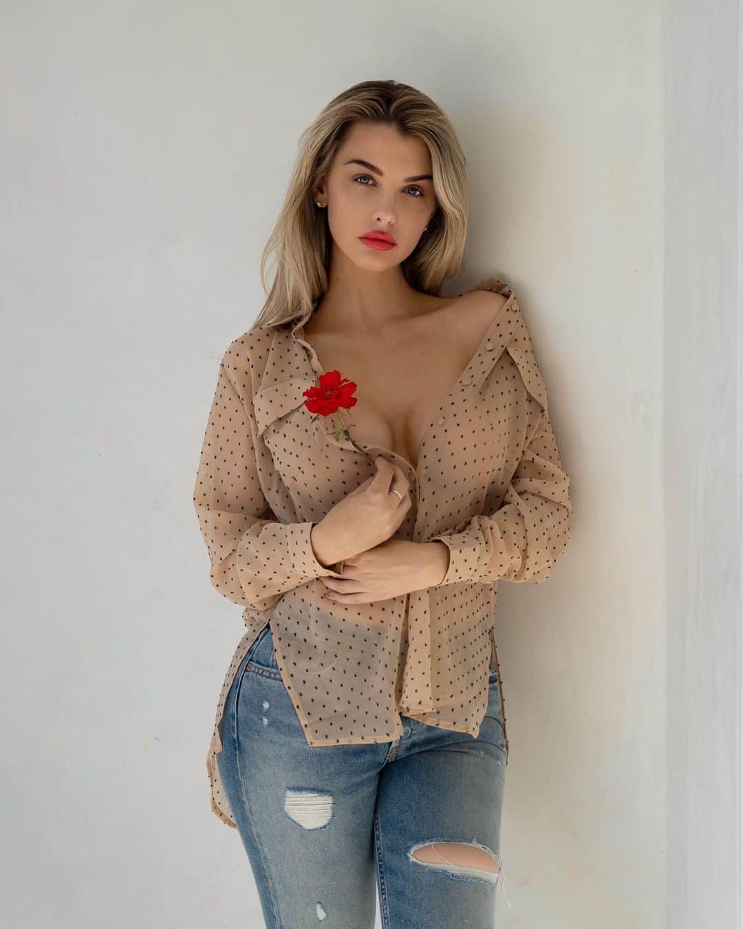 エミリー・シアーズさんのインスタグラム写真 - (エミリー・シアーズInstagram)「🌹」10月22日 10時32分 - emilysears