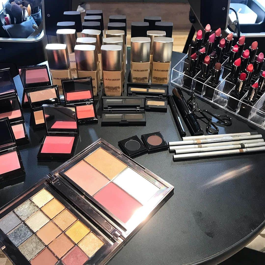 saki kojimaさんのインスタグラム写真 - (saki kojimaInstagram)「. LAURAMERCIER 2019 FALL supported by CYAN . もう、とにかくビジュアルが可愛い♡ 美味しいケータリングを食べながら 新作を使ったデモストで勉強してきました✍️ . @lauramercier @keyco0824  @cyanmagazine @suzukisatoru  ありがとうございました♡ . #lauramercier #cyan #ローラメルシェ #ファンデーション #肌ぬぎ」10月22日 10時40分 - kojima__saki