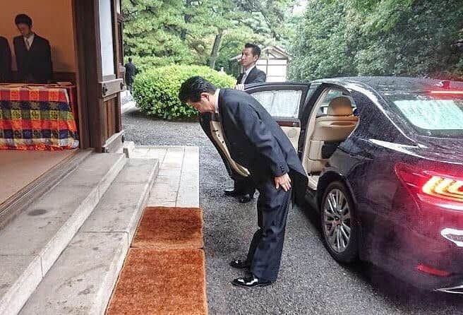 安倍晋三さんのインスタグラム写真 - (安倍晋三Instagram)「宮中に参内し、即位礼当日賢所大前の儀及び即位礼当日皇霊殿神殿に奉告の儀に参列いたしました。 午後から挙行される即位礼正殿の儀を前にして、大変身の引き締まる思いです。」10月22日 11時08分 - shinzoabe