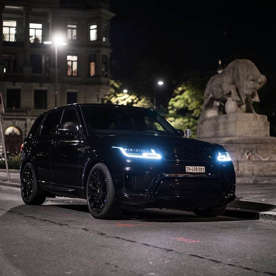 CARLiFESTYLEさんのインスタグラム写真 - (CARLiFESTYLEInstagram)「Which SUV would you take home? Photo by @srs_swissrichstreets #carlifestyle #SUV」10月22日 22時06分 - carlifestyle