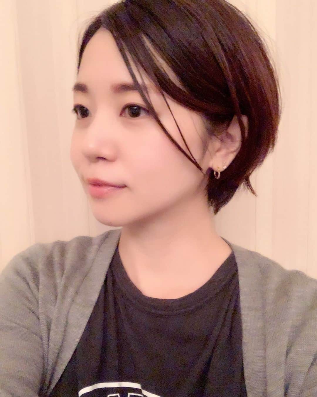 星村麻衣のインスタグラム：「cut✂️✨ #haircut #ショートボブ #どんどん短くなっていく」