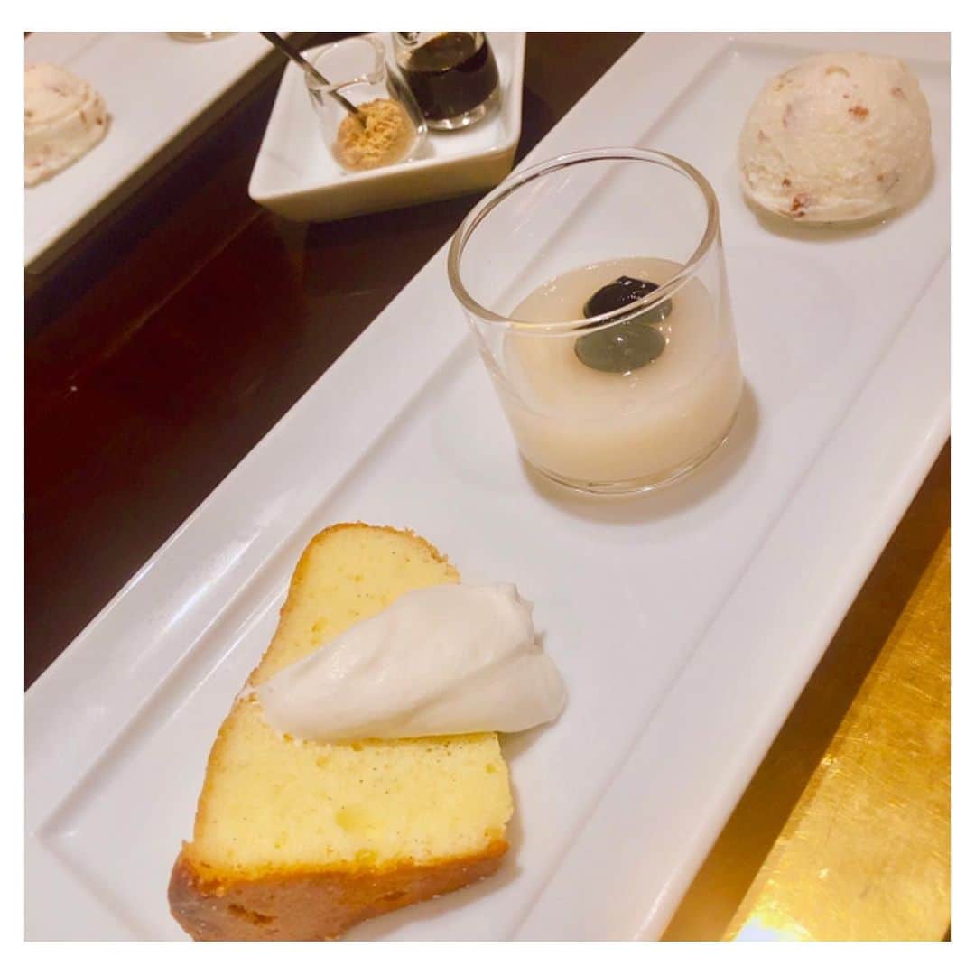 山田優依さんのインスタグラム写真 - (山田優依Instagram)「Lunch at Hotel New Otani . 今回のいくさんとの定例会は ホテルニューオータニのステーキ . ここのデザートはサツキのスイーツ❤️ . ※最後にもう一枚二人で撮った写真載せたのに謎のばぐ . #Tokyo #HotelNewOtani  #Ribroom  #Satsuki #steak #lunch」10月22日 21時07分 - yui_gourmetwalker