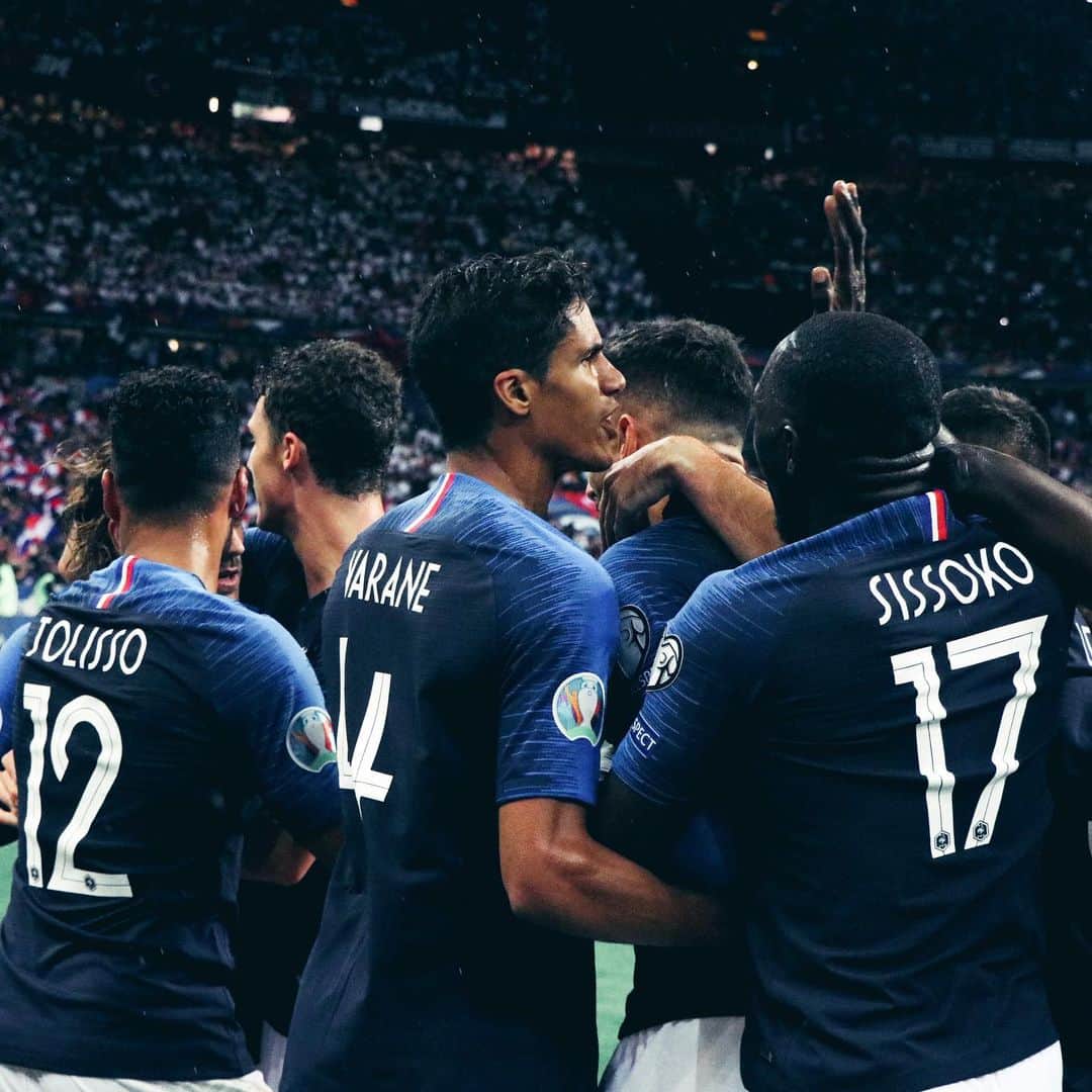 サッカー フランス代表チームさんのインスタグラム写真 - (サッカー フランス代表チームInstagram)「Semaine européenne pour nos Bleus ! ⭐️⭐️ #FiersdetreBleus 📸@ryan.grim - European week for les Bleus! ⭐️⭐️」10月22日 21時25分 - equipedefrance