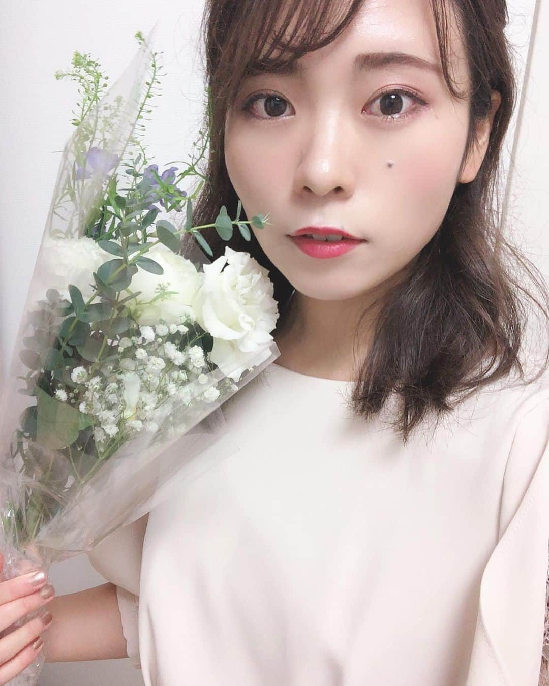 立花このみさんのインスタグラム写真 - (立花このみInstagram)「. 💐🌹🌷🌸🌼🌻 . 今日からずっと、晴れろ！ いや、明日から！晴れろ！ . 明日から小屋入り♡ #フクキタル あのね、絶対にね、 観に来て欲しい。 後悔は一ミリもさせない。 しない。自信あるから。 まだ迷ってる方はDMでもコメントでもお待ちしてます🌝 . . #舞台　#演劇　#写真　#結婚式　#frower #お花 #ブーケ #花束 #love #💐 #🌹 #待ってます #instagood #instalike #followme」10月22日 21時45分 - avilla_konomi