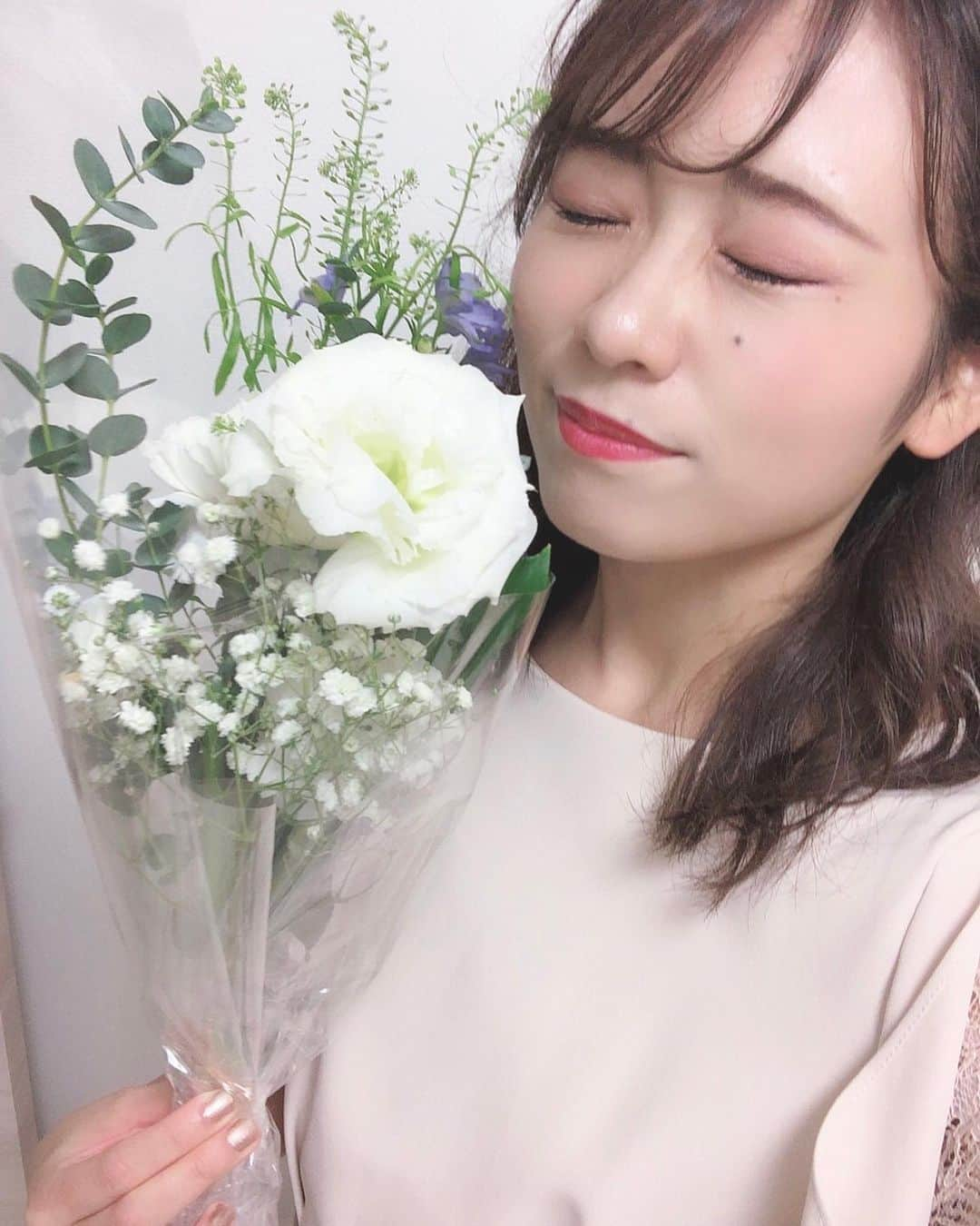 立花このみさんのインスタグラム写真 - (立花このみInstagram)「. 💐🌹🌷🌸🌼🌻 . 今日からずっと、晴れろ！ いや、明日から！晴れろ！ . 明日から小屋入り♡ #フクキタル あのね、絶対にね、 観に来て欲しい。 後悔は一ミリもさせない。 しない。自信あるから。 まだ迷ってる方はDMでもコメントでもお待ちしてます🌝 . . #舞台　#演劇　#写真　#結婚式　#frower #お花 #ブーケ #花束 #love #💐 #🌹 #待ってます #instagood #instalike #followme」10月22日 21時45分 - avilla_konomi