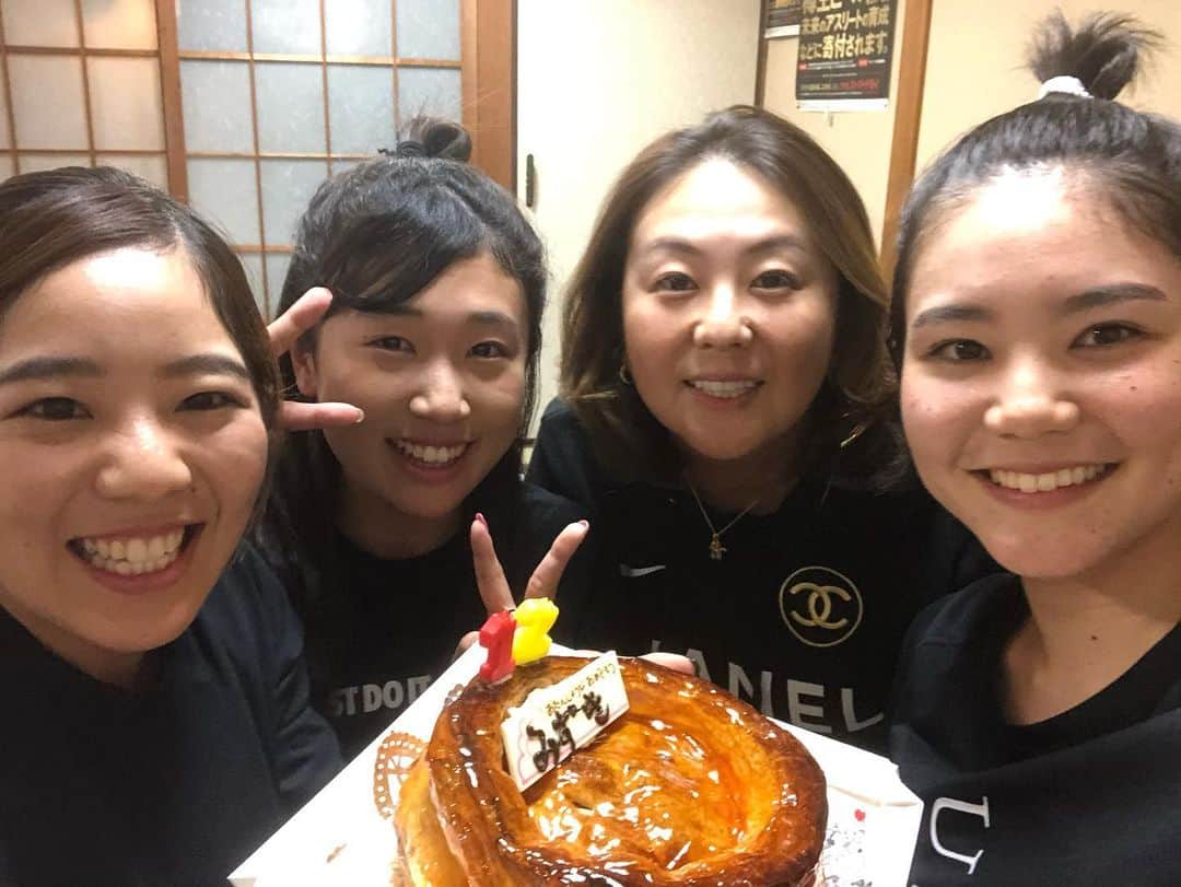 佐伯三貴のインスタグラム：「少し早いけど今日はみずきのお誕生日会でした😊  12歳？笑  21歳は彼女にとって実りある1年になりますように🥰❤️ @michan__54」