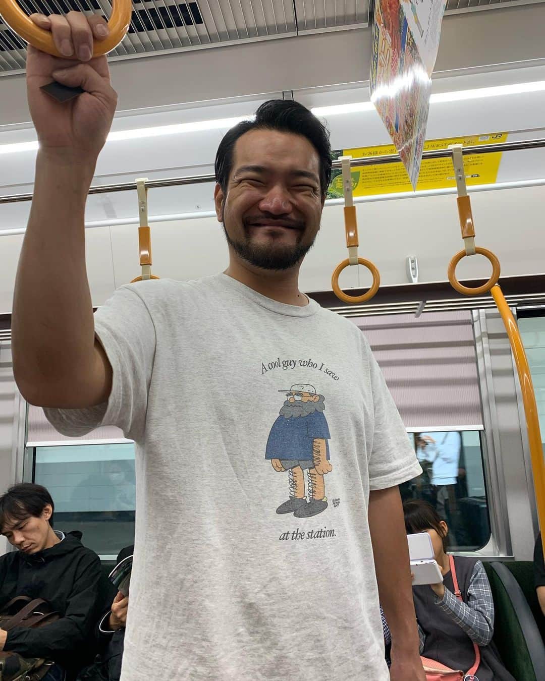 池田真一のインスタグラム：「森ノ宮怪談ナイト、同期対抗よしもと大笑い祭りありがとうございました！ どちらもパンパンのお客さんで最高に楽しかったです！ 行きしはらぶおじに会って帰りしはショータイムに会いました！ 2人とも僕に気づいて声かけてくれました！ やっぱり僕デカ過ぎて一瞬で気づくそうです！」