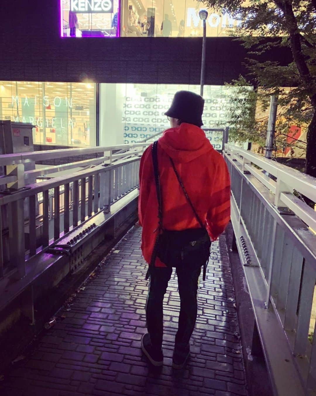 鳥越裕貴さんのインスタグラム写真 - (鳥越裕貴Instagram)「#鳥コレ outer#calvinklein  pants#gucci  shoes#rickowens  hats#prada  撮影はるちゃん 今日も素敵な買い物出来ました♡」10月22日 21時59分 - yuki_torigoe.cleftchin