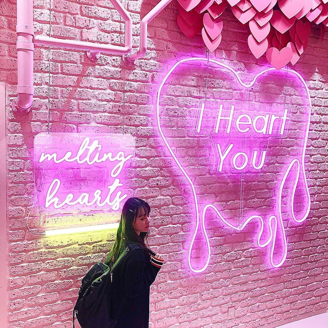 平瀬美里のインスタグラム：「今日は寒かったね～❄️﻿ レッスン前に幼なじみとタピってきたよ:)」