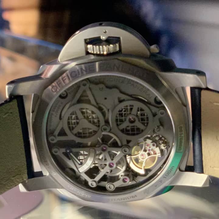 パネライのインスタグラム：「A little time lapse fun showing off the patented #Panerai Tourbillon cage.  The cage containing the balance and escapement rotates on an axis which is perpendicular to the balance, not parallel with it, and unlike the traditional Tourbillon where the cage makes one rotation per minute, with the Panerai Tourbillon this rotation is completed in 30 seconds. #paneraicentral」