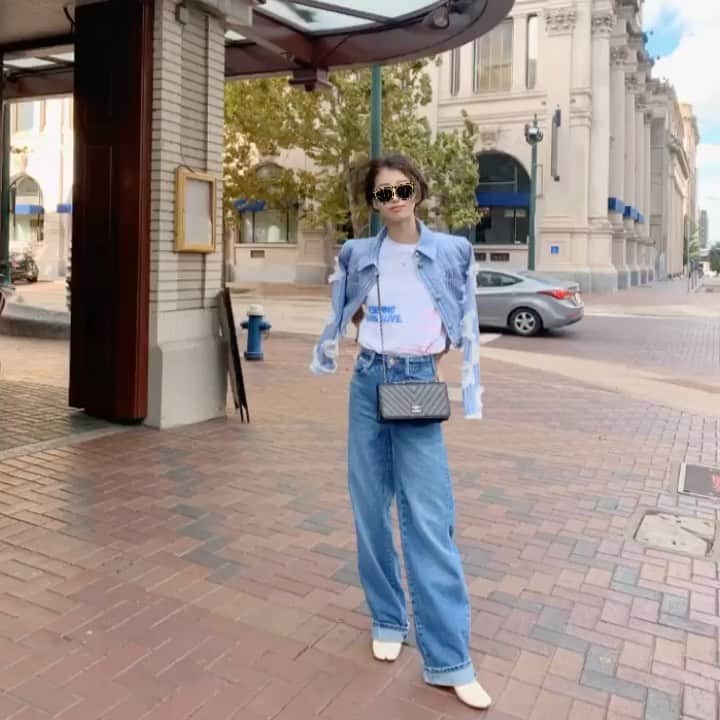 飯島望未のインスタグラム：「@chanelofficial denim jacket💙」
