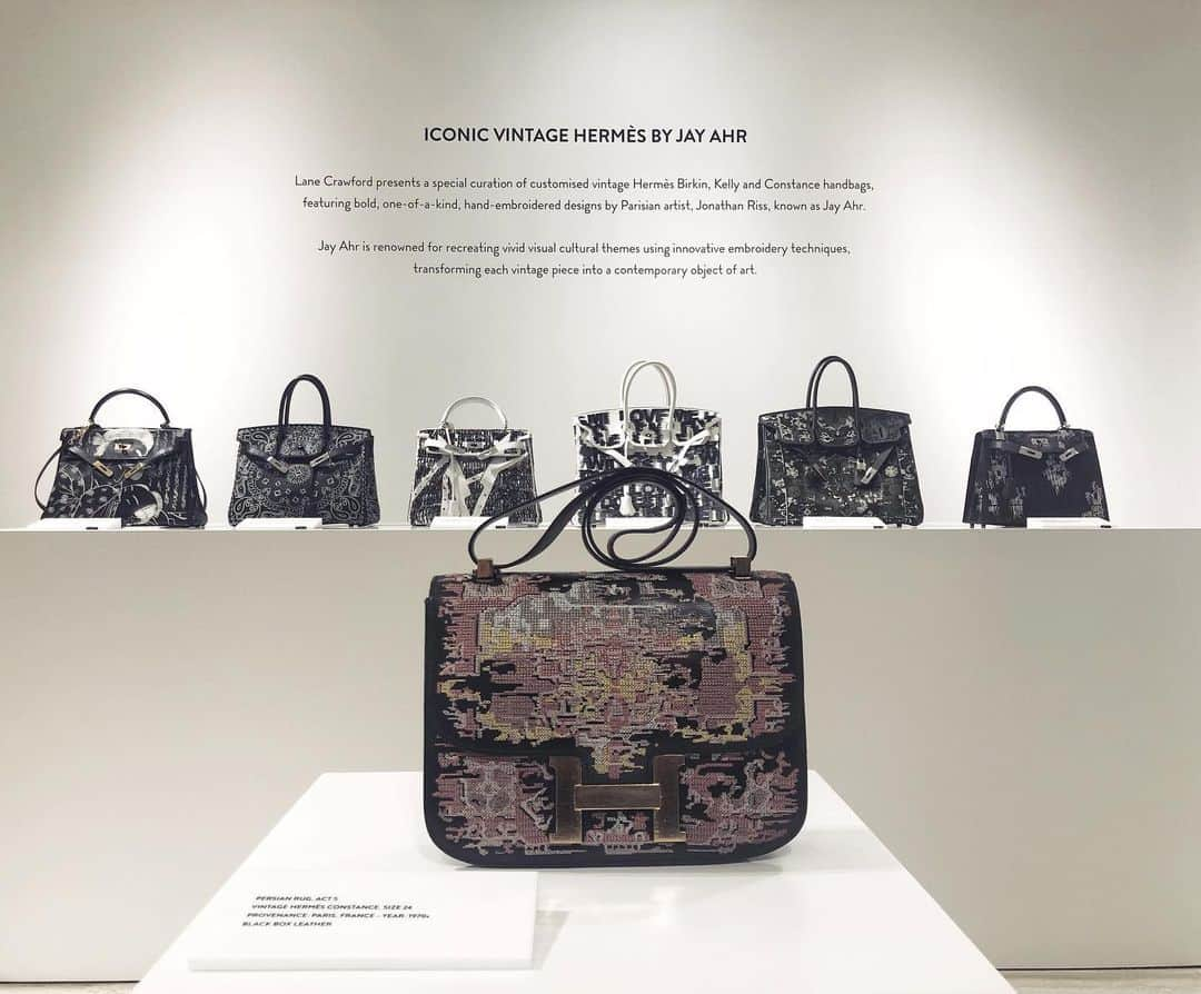 ジェイアーさんのインスタグラム写真 - (ジェイアーInstagram)「The Vintage Iconic Hermes Bags X Jay Ahr Collection  Revealed at Lane Crawford  #hermes #jayahr #jonathanriss #kelly #birkin #constance #hermes #bag #embroidery #sustainable #Art #iconsxjayahr #everyhumanisanartist #oneofakind #unique #lanecrawford #joyce #onpedder #hongkong #beyondesire」10月22日 13時30分 - _jay_ahr_