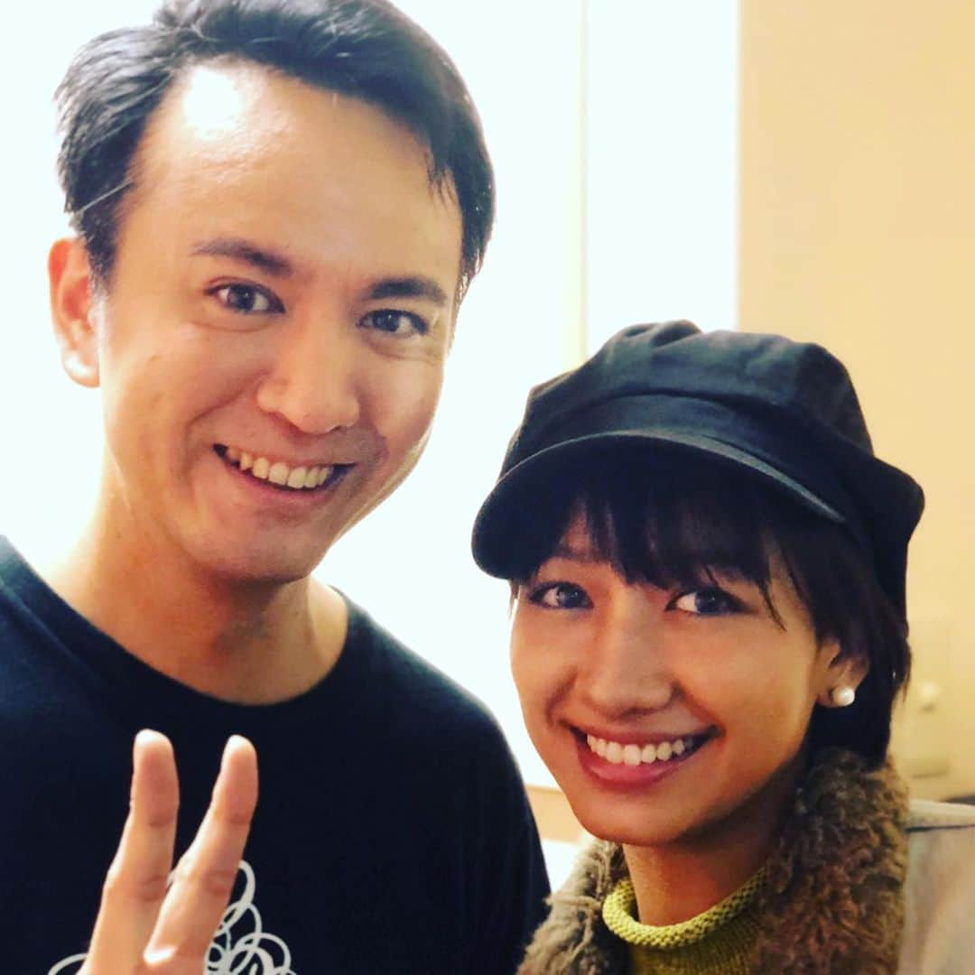 豊原江理佳さんのインスタグラム写真 - (豊原江理佳Instagram)「#組曲虐殺  観劇しました✨  ピアノ演奏がとっても素敵  そして役者さん達6人の掛け合いがとにかく素晴らしくて、同じ演じる側としてたくさんの刺激をもらいました。  笑っているのに泣いてしまう そんな暖かくて切ない、最高の時間でした。  先輩の土屋佑壱さん、とっても素敵でした☺️」10月22日 14時16分 - erika_lunat