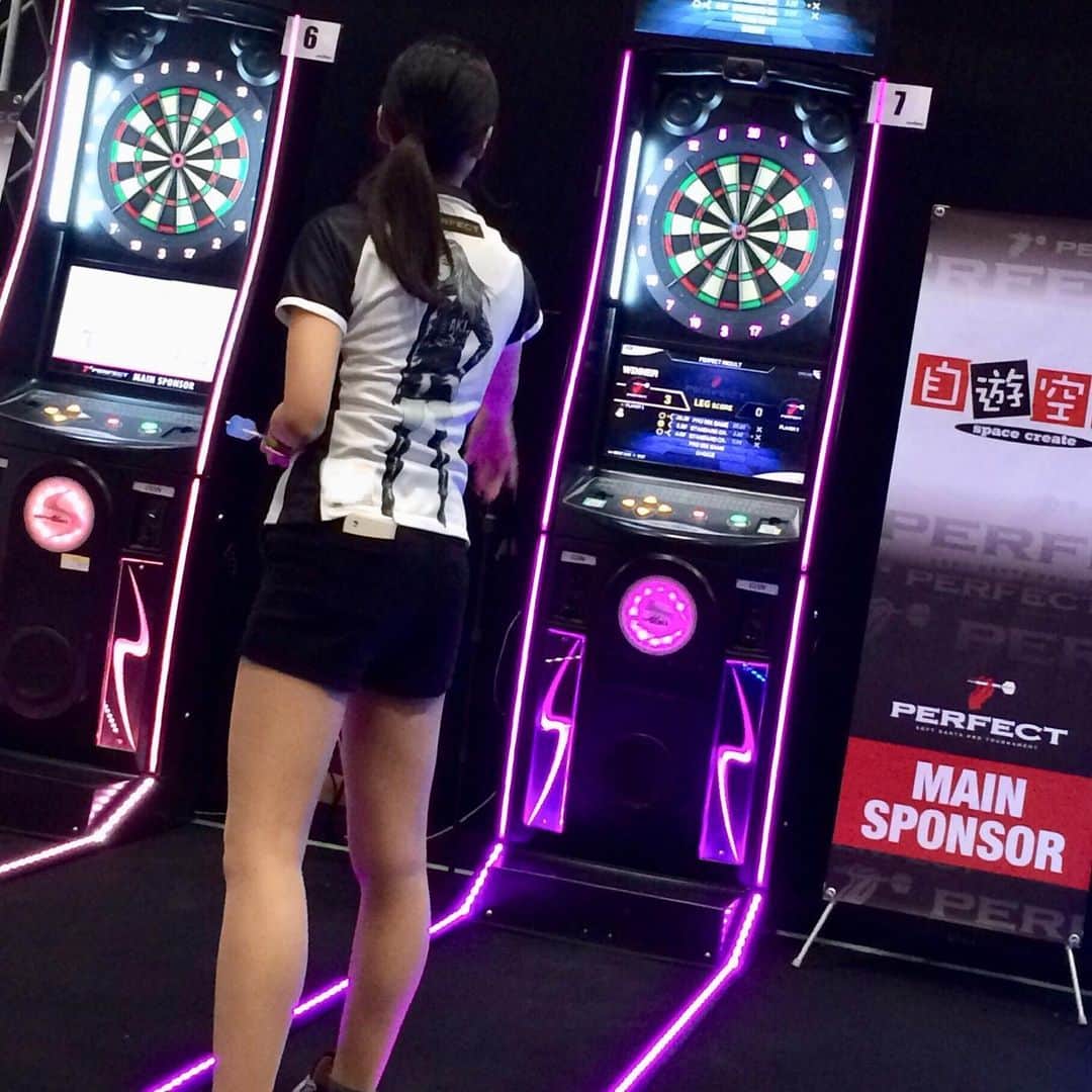 田渕亜季さんのインスタグラム写真 - (田渕亜季Instagram)「. 【My uniform collection】 Japanese darts player Aki Tabuchi 🎯 I will upload my image at random！ Would appreciate if you could share my instagram with the people all over the world . . .  #プロダーツプレイヤー #ユニフォーム #target  #axf #ダーツ #darts  #instadaily #me #target  #instagood #swag  #ユニフォーム女子 #AkiTabuchi #targetdarts #teamtarget #ダーツプロ  #ダーツ #prodarts #ターゲット」10月22日 14時42分 - akitabuchi.official