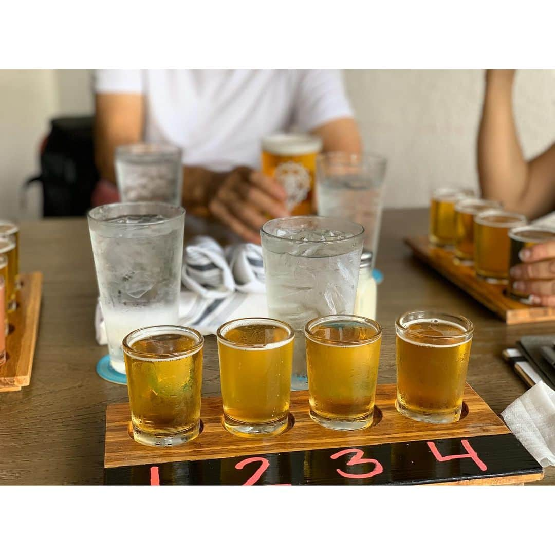 liiiiche23さんのインスタグラム写真 - (liiiiche23Instagram)「・ ・ Hawaii food編🍻 暴飲暴食しすぎてヤバい🤣 ・ ・ #hawaii #hawaiifood #ハワイ#トマホークステーキ #アサイーボウル #アランチーノディマーレ #アランチーノ#レナーズ #レナーズベーカリー #arancino #leonardsbakery #マラサダ #クラフトビール #beer #エッグベネディクト #eggbenedict #ハウツリーラナイ #hautreelanai #pizza #travel #traveling #ハワイ旅行」10月22日 15時14分 - arice_tk