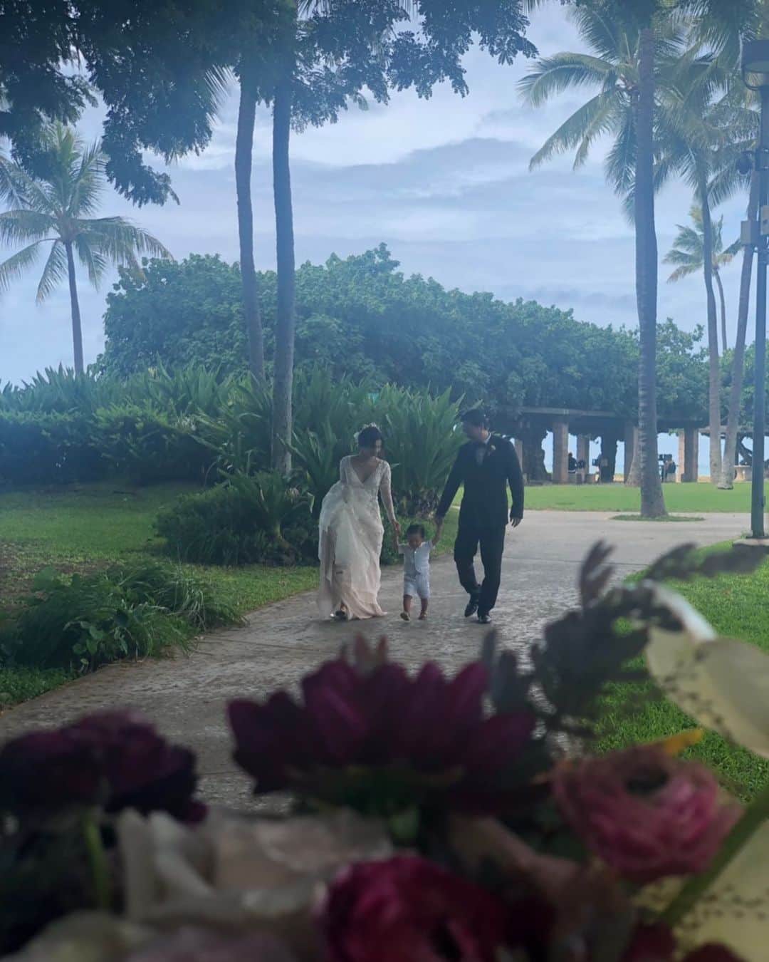 佐々木千絵のインスタグラム：「Precious times 💓 #wedding #hawaii  #海外生活#家族#ロサンゼルス#ハワイ」