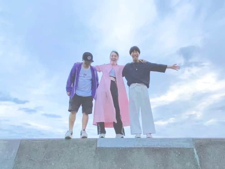 奥村佳恵のインスタグラム：「🐲😈🦁 #friends #bff #chill」