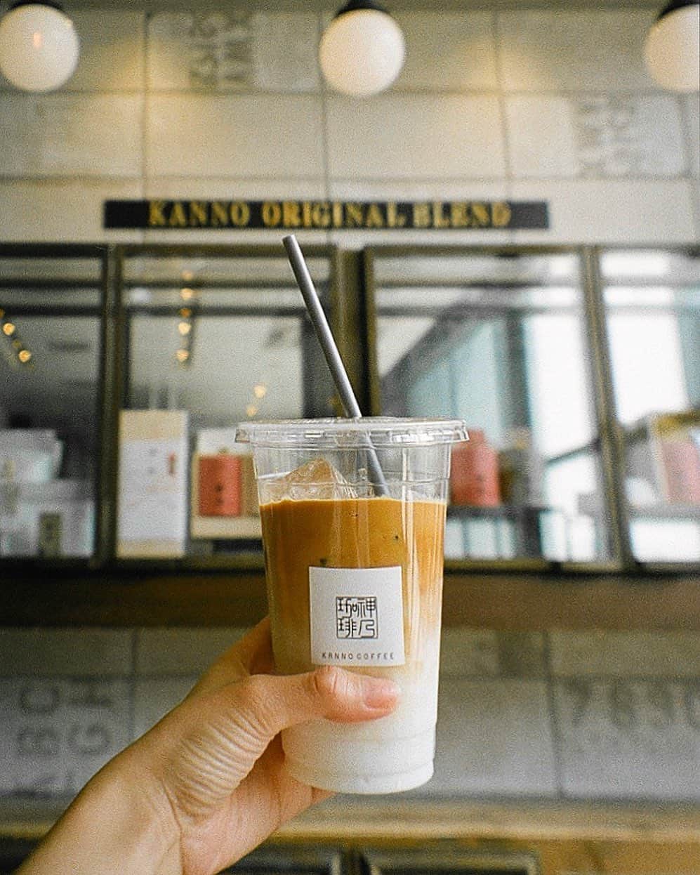 Lilmeさんのインスタグラム写真 - (LilmeInstagram)「This coffeehouse serves excellent coffee.わたしの週一恒例☕️😏✌️🖤フィルムで撮ったら良い感じ📷」10月22日 16時20分 - lilme_official