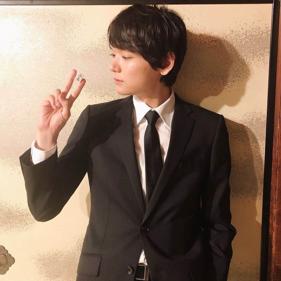古川雄輝のインスタグラム：「ドラマ「#天　赤木しげる葬式編」  #オフショット #麻雀 #井川ひろゆき #赤木しげる #テレビ東京 #古川雄輝 #yukifurukawa」