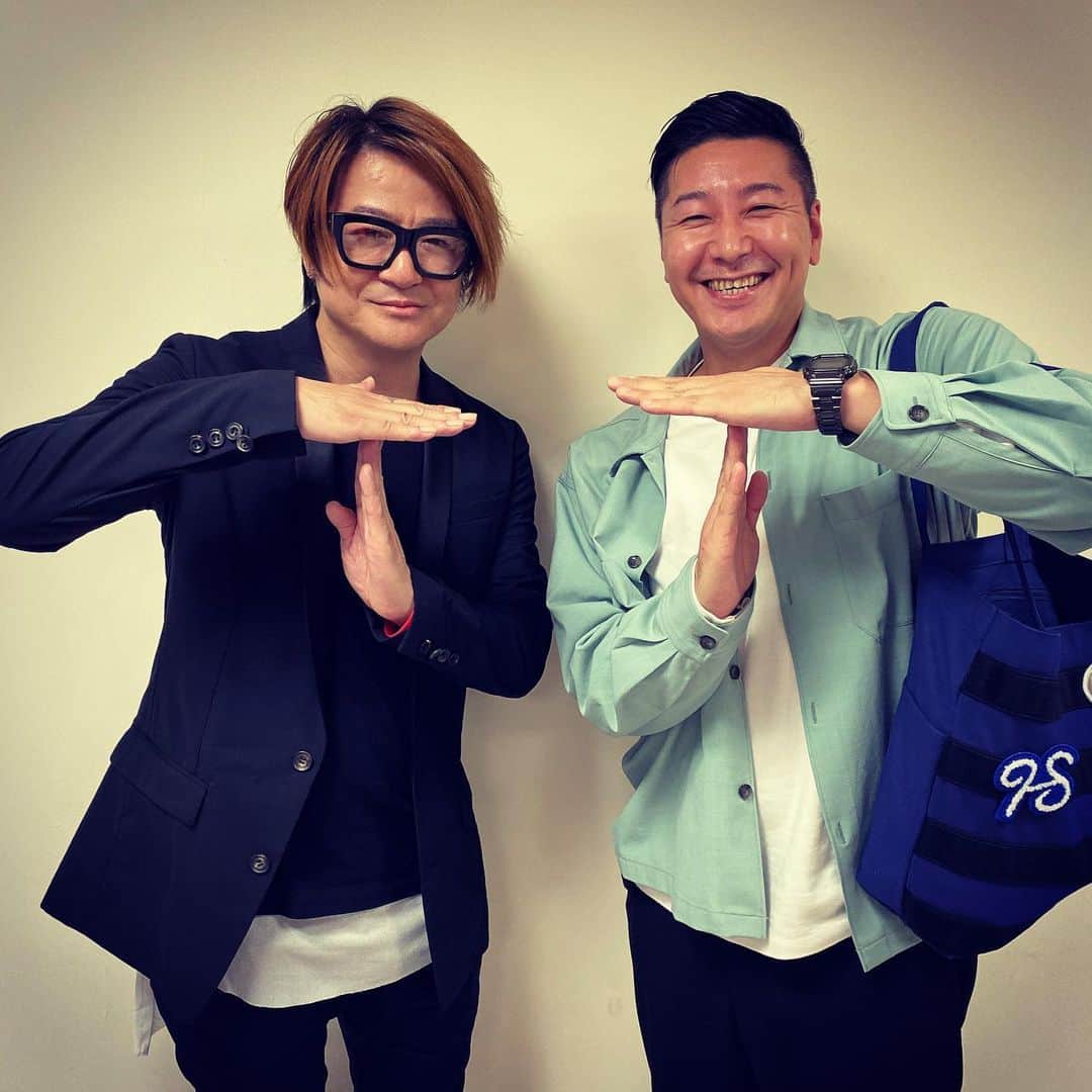 長田庄平のインスタグラム：「GLAYの皆様TERUさん夢の時間をありがとうございました！ #GLAY三昧 #GLAY #TERU #25周年 #チョコレートプラネット #TT兄弟」