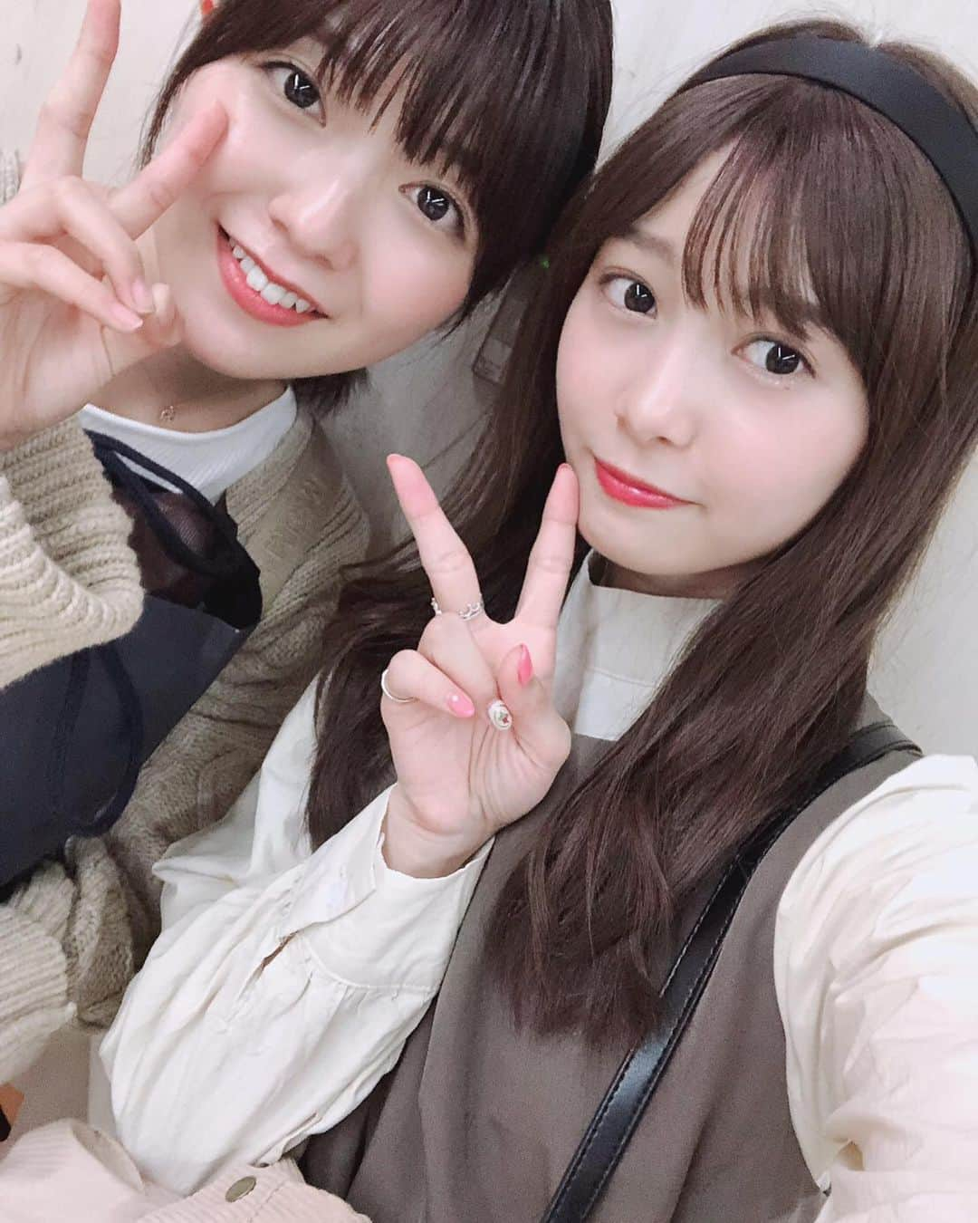 工藤美桜さんのインスタグラム写真 - (工藤美桜Instagram)「あかりん🥰🥰 可愛い可愛いマフラーをプレゼントしてくれました…うれしい…今年の冬はたくさん使おう♡ #あかりん ⠀ #ピンクのかわいいマフラー ⠀ #大好き ⠀」10月22日 22時18分 - mmio_kudo